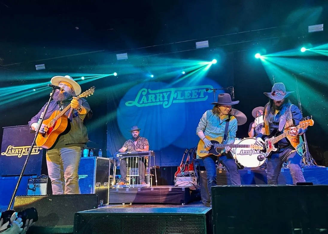 Larry Fleet live in concert